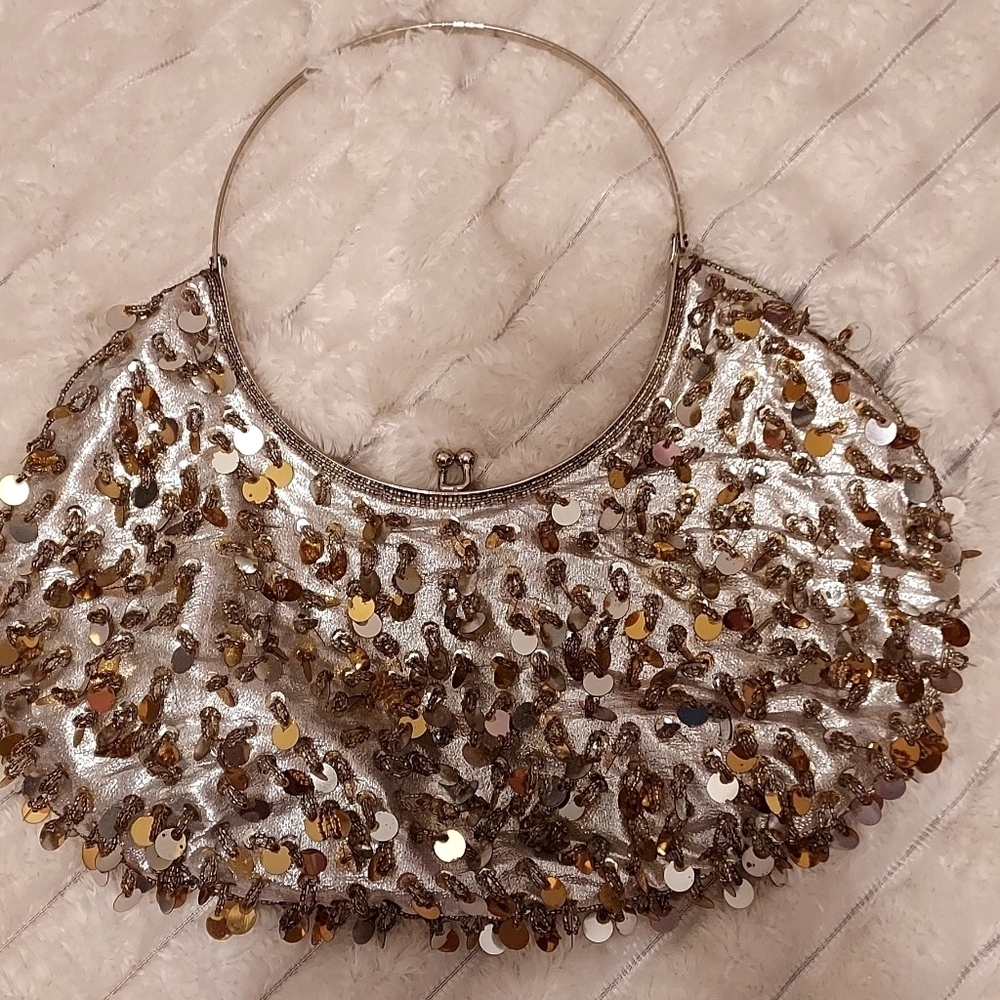 Sequin Beaded Bag With Metal Ring Handle And Kiss-lock Latch